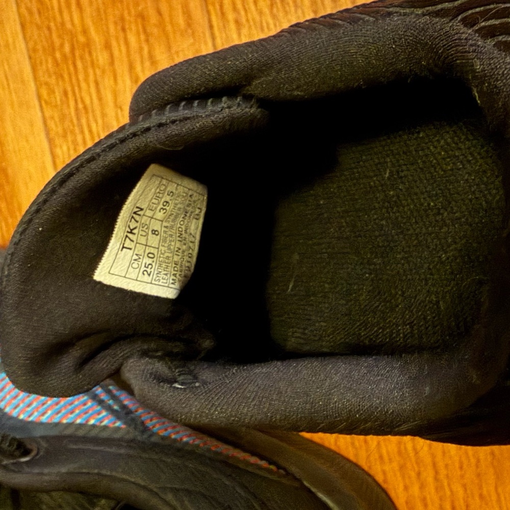 ASICS Color Changing Sneakers - Picture 3 of 6